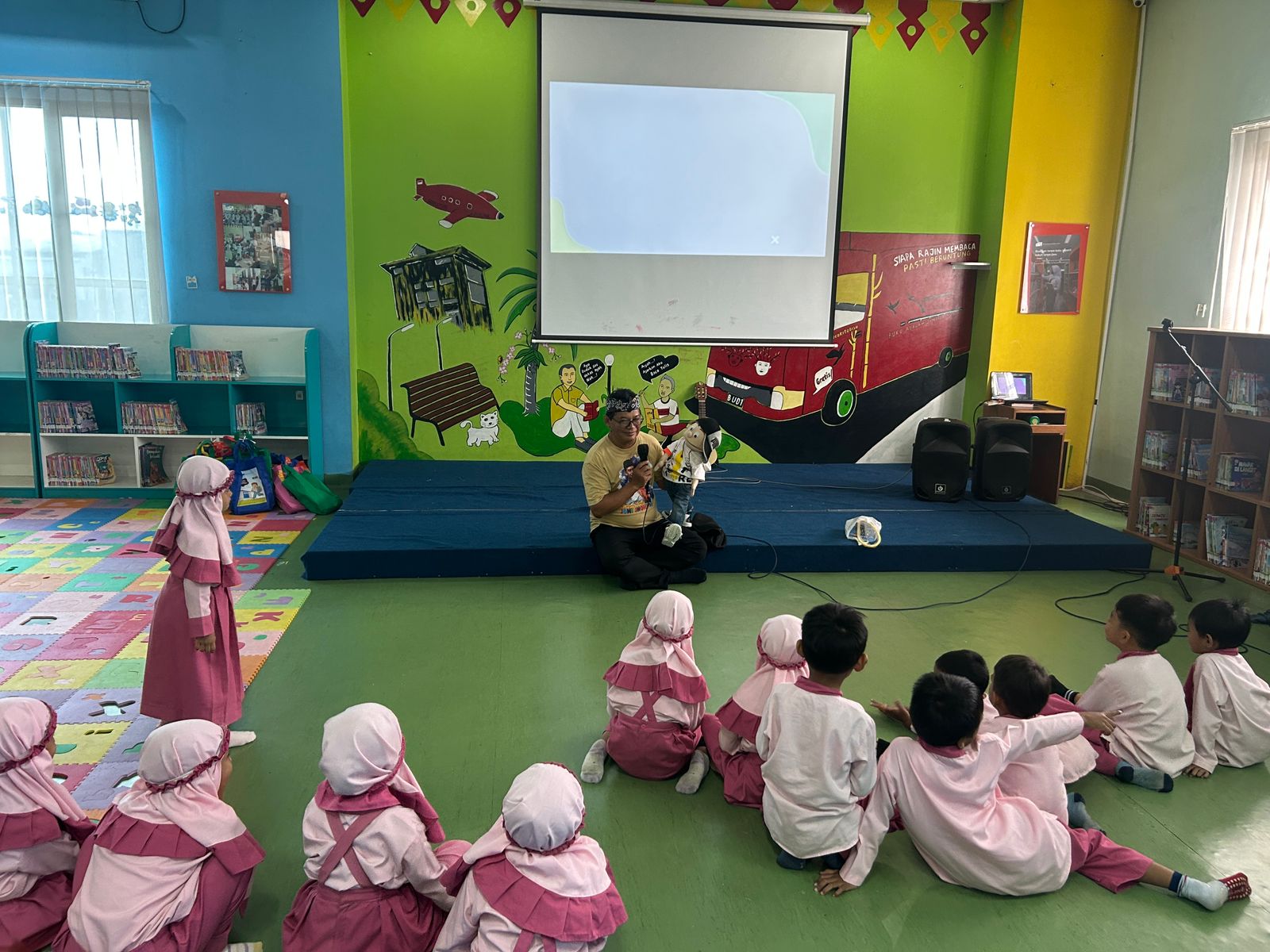 Wisata LiterAsyik Ke Perpustakaan Jakarta Timur Bersama PAUD Alquran Nurus-Syifa